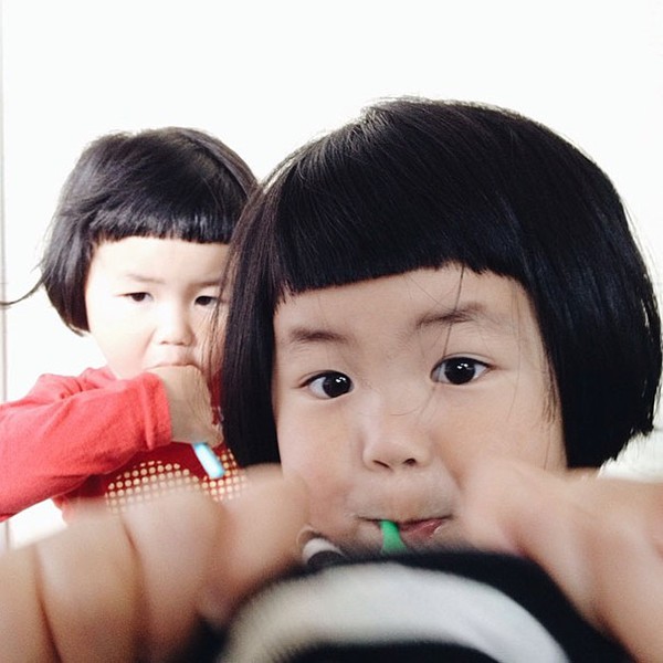 Chùm ảnh cực cute của hai bé sinh đôi người Nhật qua ống kính của bố 16