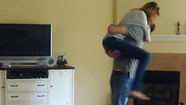 Video xúc động ghi lại cảm xúc của đàn ông khi biết tin mình được làm bố