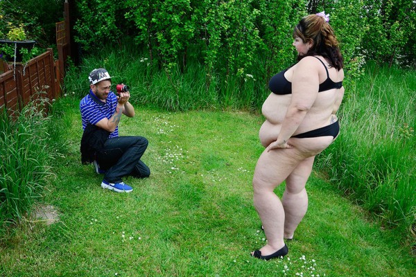 Người phụ nữ nặng 152kg tự tin chụp ảnh nude khoe cơ thể