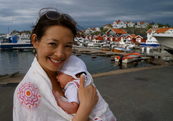 Bố mẹ ở Thụy Điển sẽ được tặng thêm lương khi nghỉ ở nhà trông con ốm