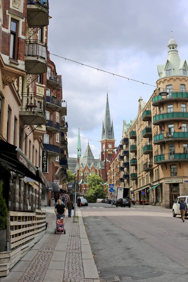 Bố mẹ ở Thụy Điển sẽ được tặng thêm lương khi nghỉ ở nhà trông con ốm