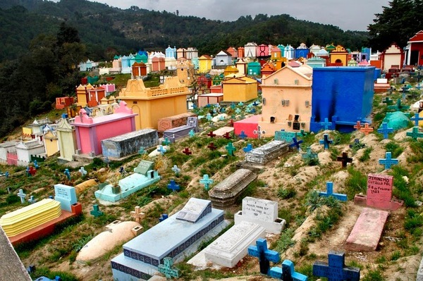 Nghĩa trang đầy màu sắc ở Guatemala 1