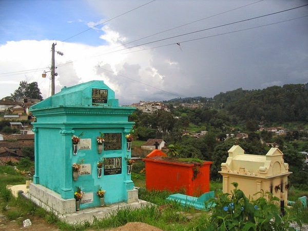 Nghĩa trang đầy màu sắc ở Guatemala 4