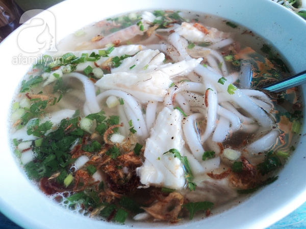 Ấm lòng như tô bánh canh cá lóc trong chiều mưa Sài Gòn 3