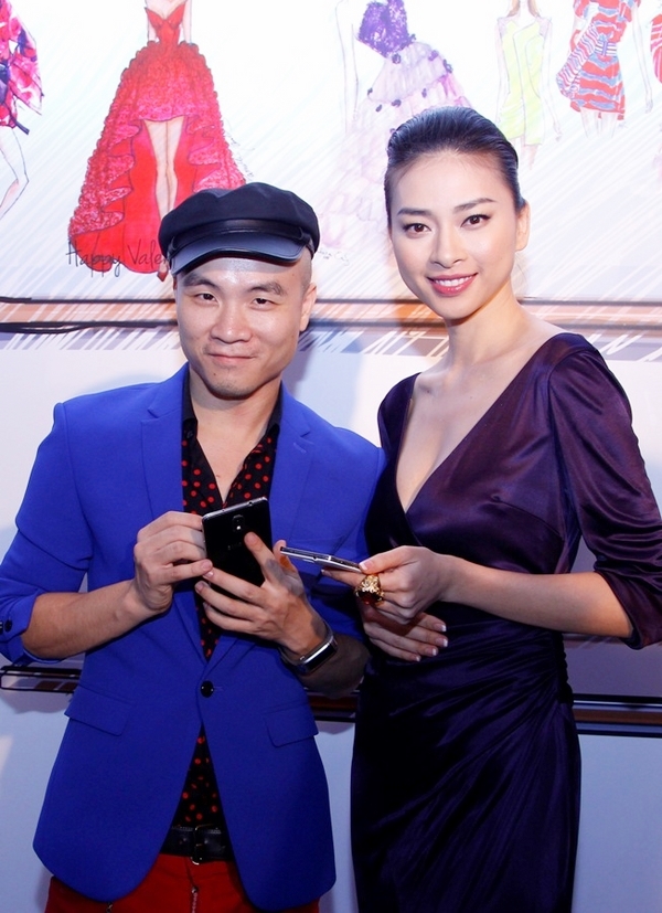 Những cặp "sao" thân thiết hiếm có trong showbiz Việt 10