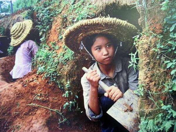 Trẻ em Việt Nam thời kỳ bom đạn 22