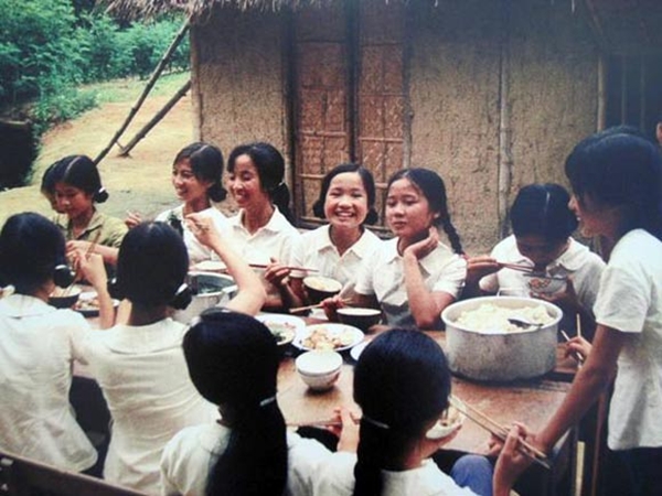 Trẻ em Việt Nam thời kỳ bom đạn 5