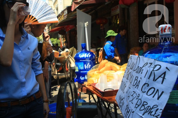 Thơm thảo những tấm lòng trước nhà Đại tướng 9