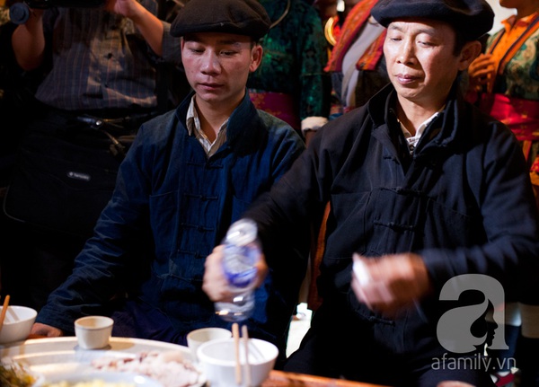 Dự đám cưới của đôi bạn trẻ người  H'Mông ngay trên đất Hà Nội 15
