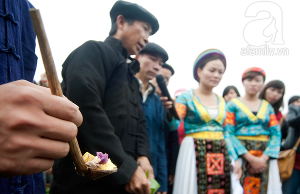 Dự đám cưới của đôi bạn trẻ người  H'Mông ngay trên đất Hà Nội 22