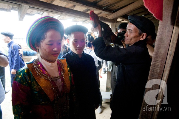 Dự đám cưới của đôi bạn trẻ người  H'Mông ngay trên đất Hà Nội 26