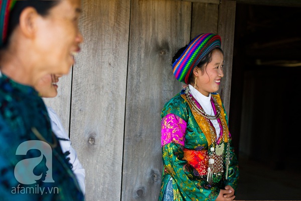 Dự đám cưới của đôi bạn trẻ người  H'Mông ngay trên đất Hà Nội 7
