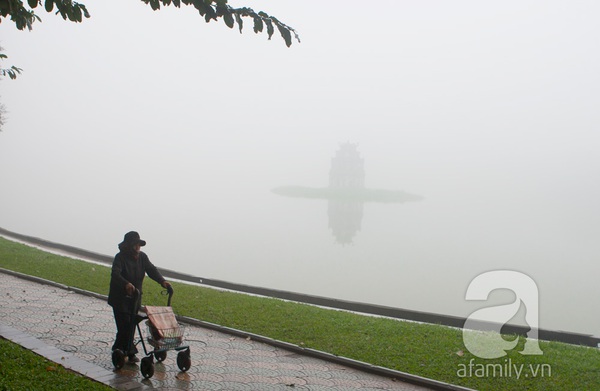 Bâng khuâng vẻ đẹp Hồ Gươm Hà Nội trong sương sớm ban mai 9