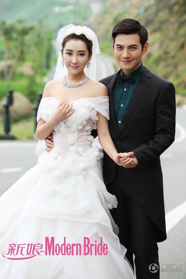 Những bức ảnh cưới Việt Nam là sự kết hợp hoàn hảo giữa truyền thống và hiện đại. Với những bộ áo dài sang trọng và phụ kiện đầy tinh tế, hình ảnh của cặp đôi sẽ trở nên lãng mạn và ấn tượng. Hãy cùng ngắm nhìn những bức ảnh cưới tuyệt đẹp này. 59 &