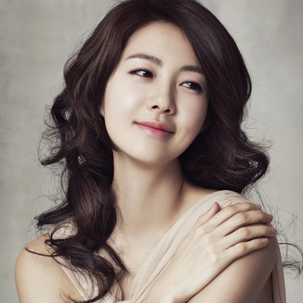 “Nữ hoàng Seon Deok” Lee Yo Won sinh con gái thứ hai 1
