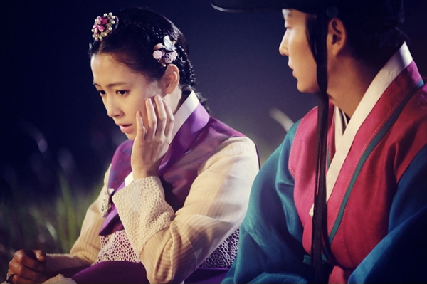 Người đẹp bối rối vì nụ hôn bất ngờ của Lee Jun Ki 4