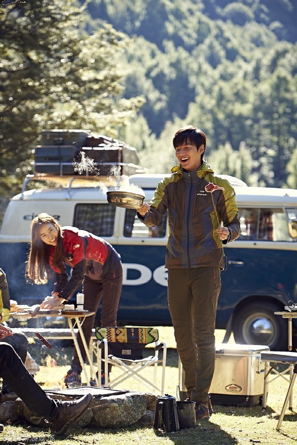 Ngắm h&igrave;nh ảnh hậu trường đ&aacute;ng y&ecirc;u của Lee Min Ho 2