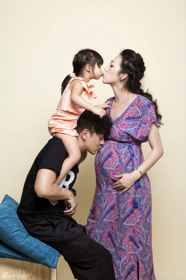 Bộ ảnh gia đình ngọt ngào của diễn viên Trần Hạo Dân  5