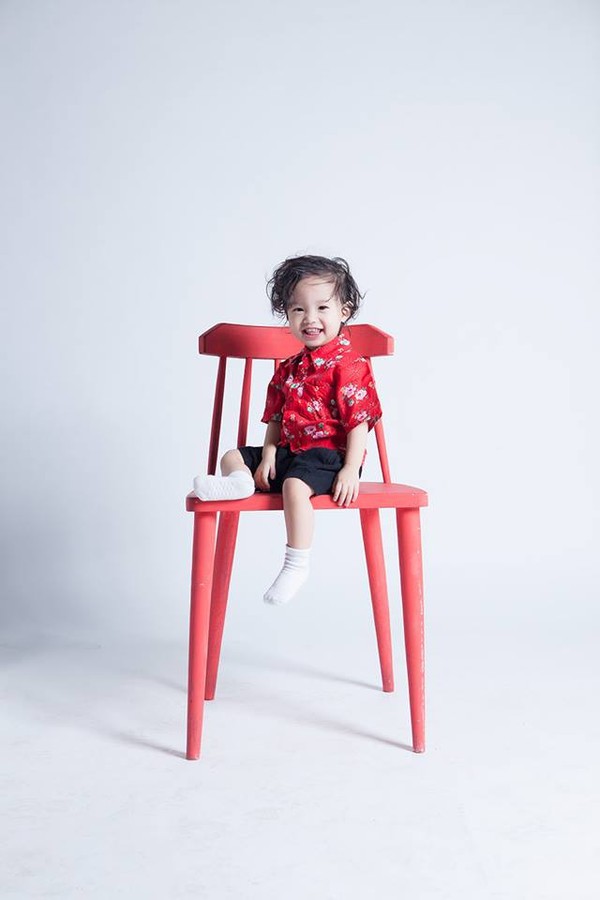 Những gia đ&igrave;nh trẻ si&ecirc;u dễ thương khiến bạn muốn... tan chảy