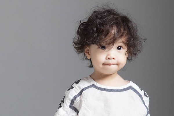Những gia đ&igrave;nh trẻ si&ecirc;u dễ thương khiến bạn muốn... tan chảy