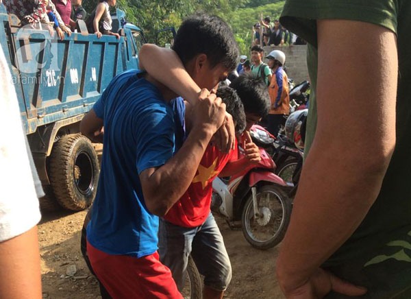 Vụ thảm sát kinh hoàng ở Yên Bái: Hàng trăm người dân bàng hoàng