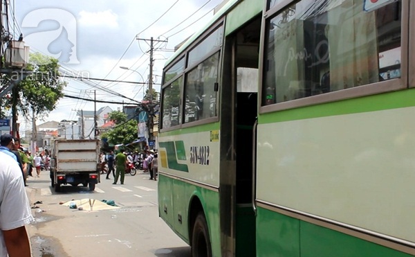 Xe buýt cán ngang qua đầu, một cụ già chết tại chỗ