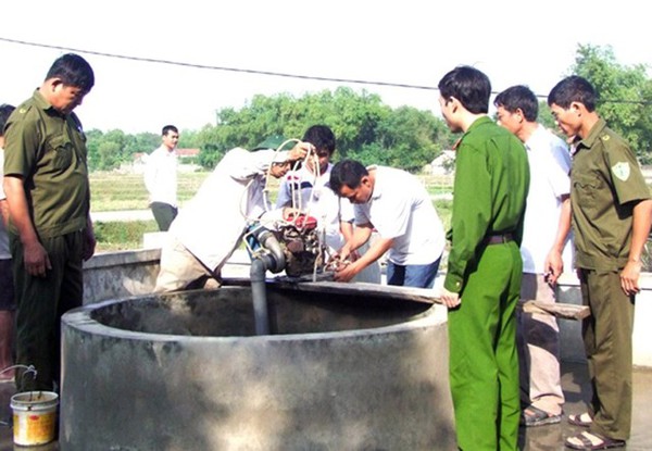 Mẹ nhẫn tâm ném con hơn 2 tháng tuổi xuống giếng, hô bị bắt cóc