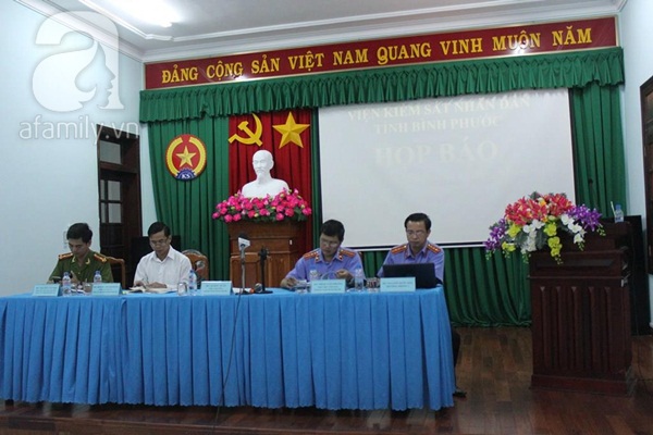 Đang họp báo vụ thảm sát ở Bình Phước