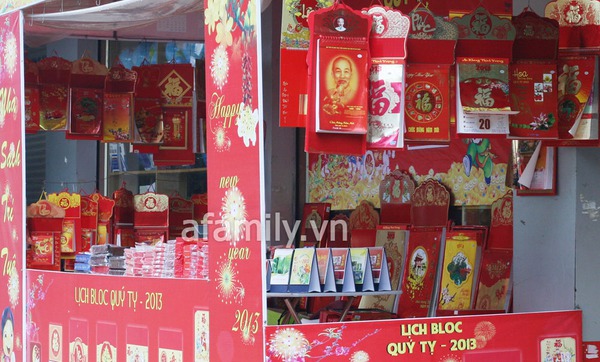 Lịch Tết 2013: Đa dạng mẫu mã nhưng sức mua đìu hiu 1 Lịch Tết 2013: Đa dạng mẫu mã nhưng sức mua đìu hiu 1