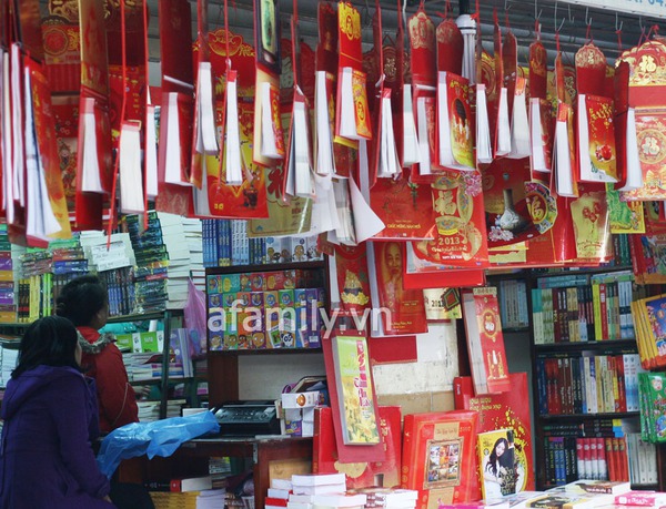 Lịch Tết 2013: Đa dạng mẫu mã nhưng sức mua đìu hiu 2 Lịch Tết 2013: Đa dạng mẫu mã nhưng sức mua đìu hiu 2