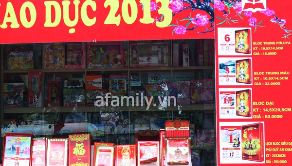 Lịch Tết 2013: Đa dạng mẫu mã nhưng sức mua đìu hiu 4 Lịch Tết 2013: Đa dạng mẫu mã nhưng sức mua đìu hiu 4