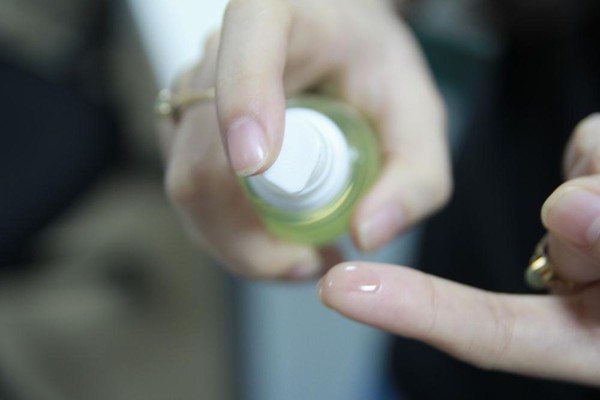 Dầu dừa Lacocovie giúp da mềm, sáng hơn 9