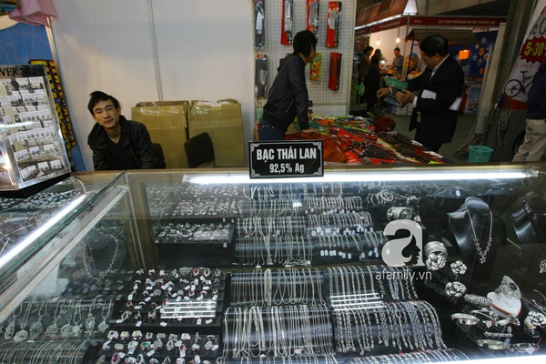 Hội chợ hàng Thái Lan “hút khách” vì giảm đến 50% 6