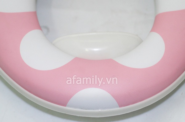 Tấm l&oacute;t bồn cầu chống lạnh cho trẻ nhỏ 9