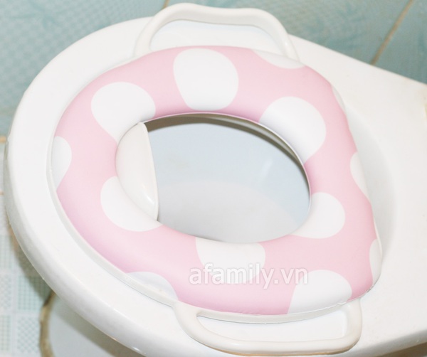 Tấm l&oacute;t bồn cầu chống lạnh cho trẻ nhỏ 10