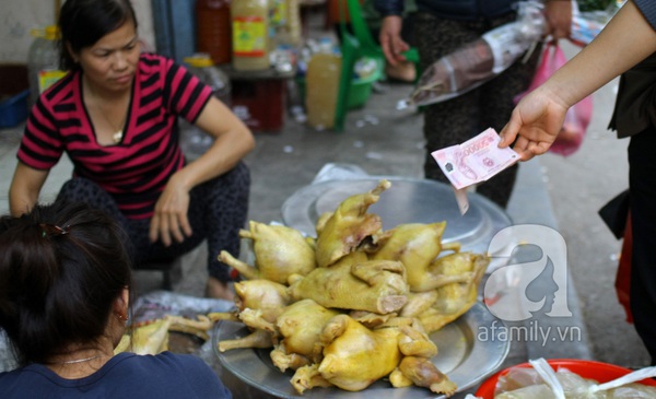  Nhộn nhịp sắm sửa ngày tiễn 