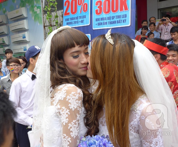 Xôn xao đám cưới đồng giới lớn nhất Việt Nam tại Hà Nội  11