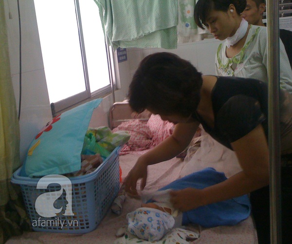 Gia đình 5 bé sơ sinh hạnh phúc đưa con về sau hơn 10 ngày mất ăn mất ngủ 9