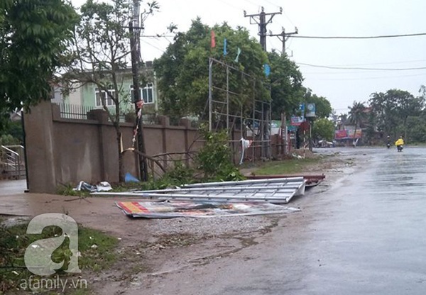 Hậu Lộc - Thanh Hóa tan hoang sau trận "càn quét" của bão số 6 11