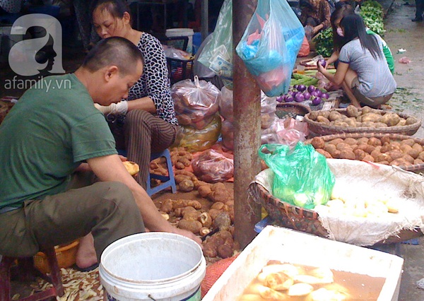 Khan hàng, giá rau ở chợ đầu mối cũng 