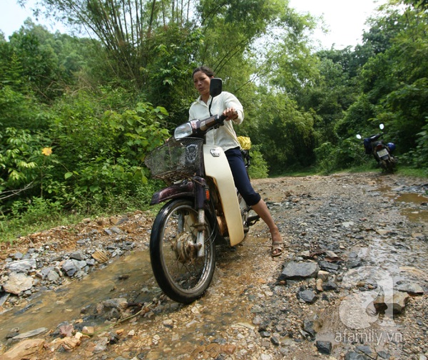 Cám cảnh người dân Hà Nam 30 năm sống trong tăm tối vì không có điện 1