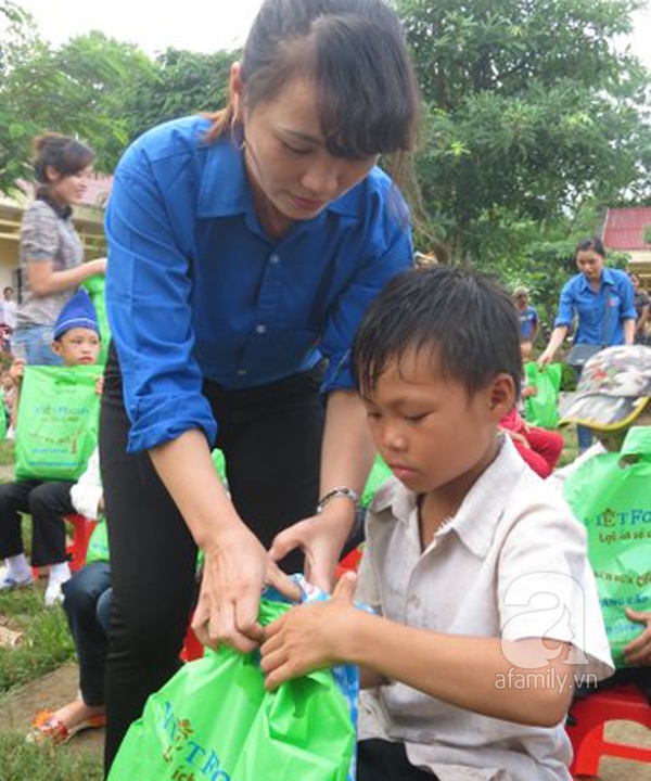 Trung thu của các em nhỏ vùng núi 5