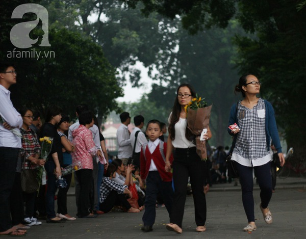 Ngày cuối cùng viếng Đại tướng: 2-3h sáng, người dân đã có mặt và xếp thành hàng dài 7