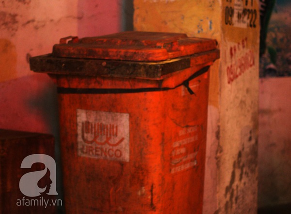 Hà Nội: Người dân xót thương khi thấy một hài nhi bị vứt trong thùng rác 6
