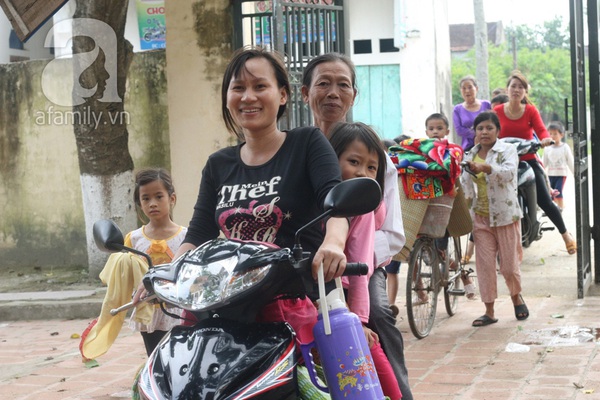 Thanh Hóa: Người dân hối hả đi tránh siêu bão 19
