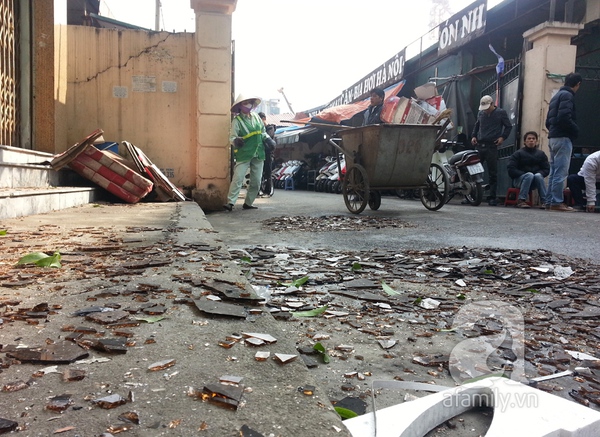 Hà Nội: Cháy lớn ở chợ xe Chùa Hà, 1 người tử vong 3