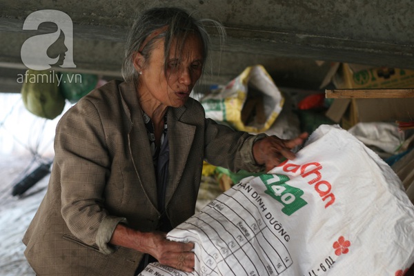 Người đàn bà có nhà Hà Nội nhưng vẫn sống và ăn Tết ở gầm cầu gần 3 năm 6