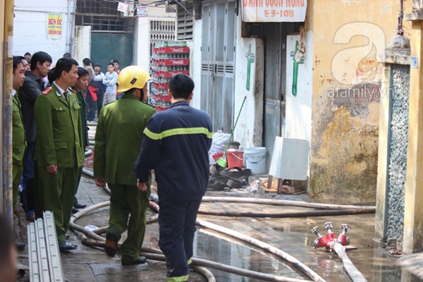 Hà Nội: Hàng chục hộ dân phải sơ tán cận Tết do cháy lớn 1