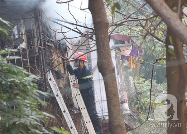 Hà Nội: Hàng chục hộ dân phải sơ tán cận Tết do cháy lớn 2