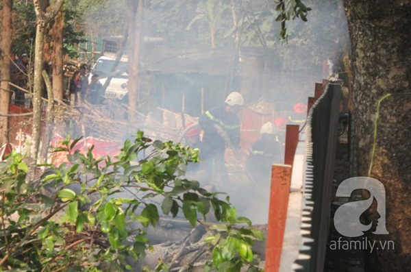 Hà Nội: Dọn vệ sinh đón Tết gây hỏa hoạn cháy cột điện 2